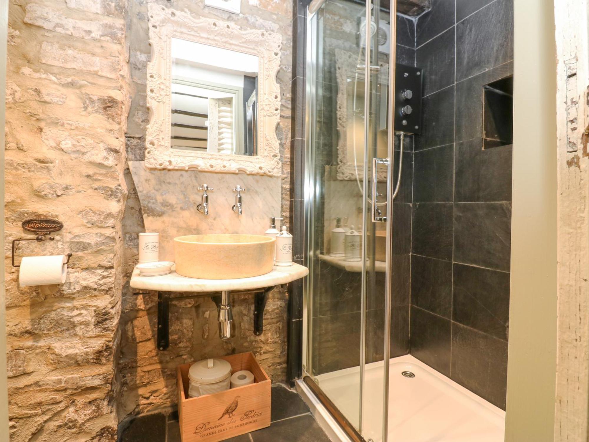 מידלהאם In & Out Cottage מראה חיצוני תמונה