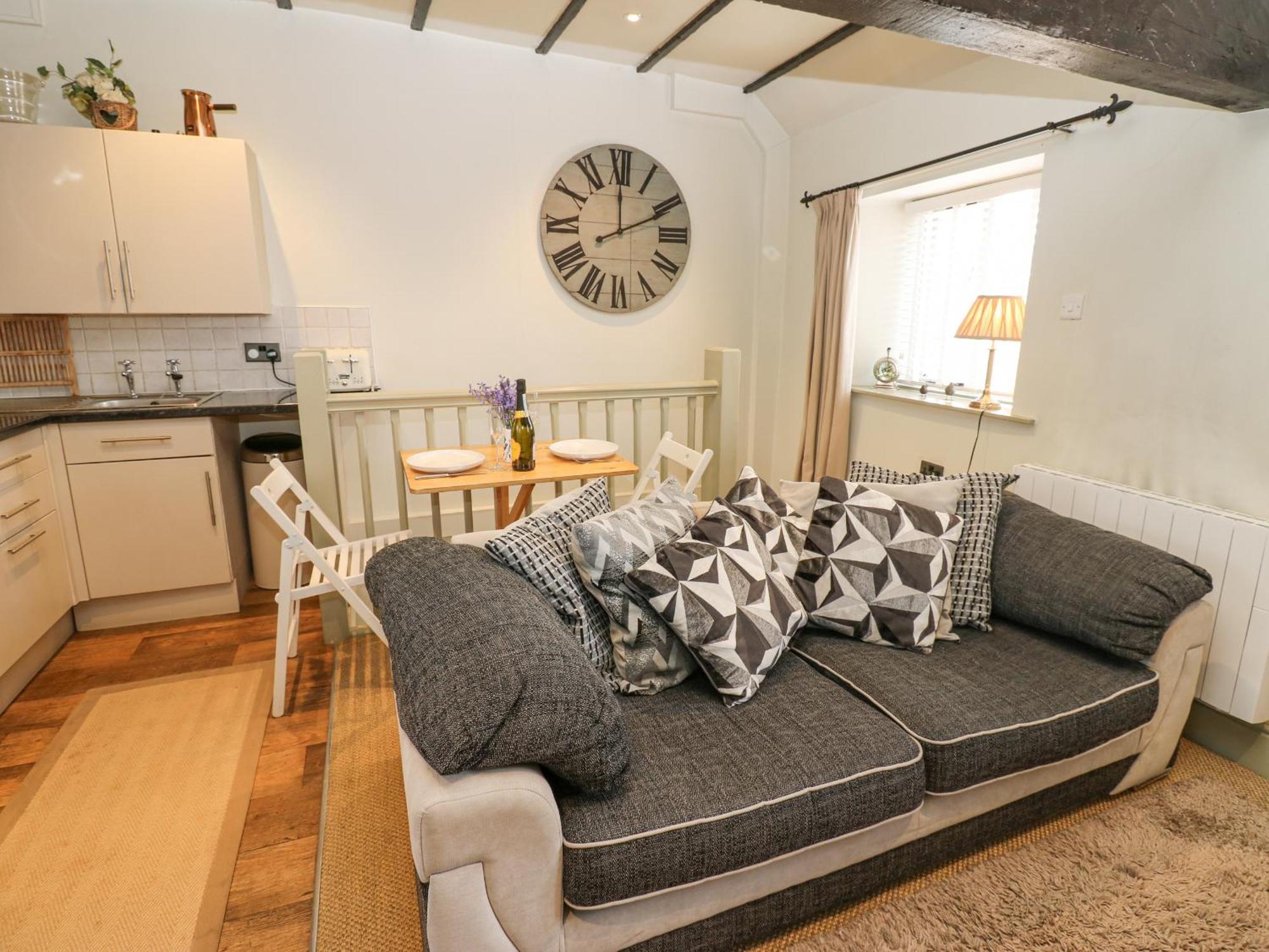 מידלהאם In & Out Cottage מראה חיצוני תמונה